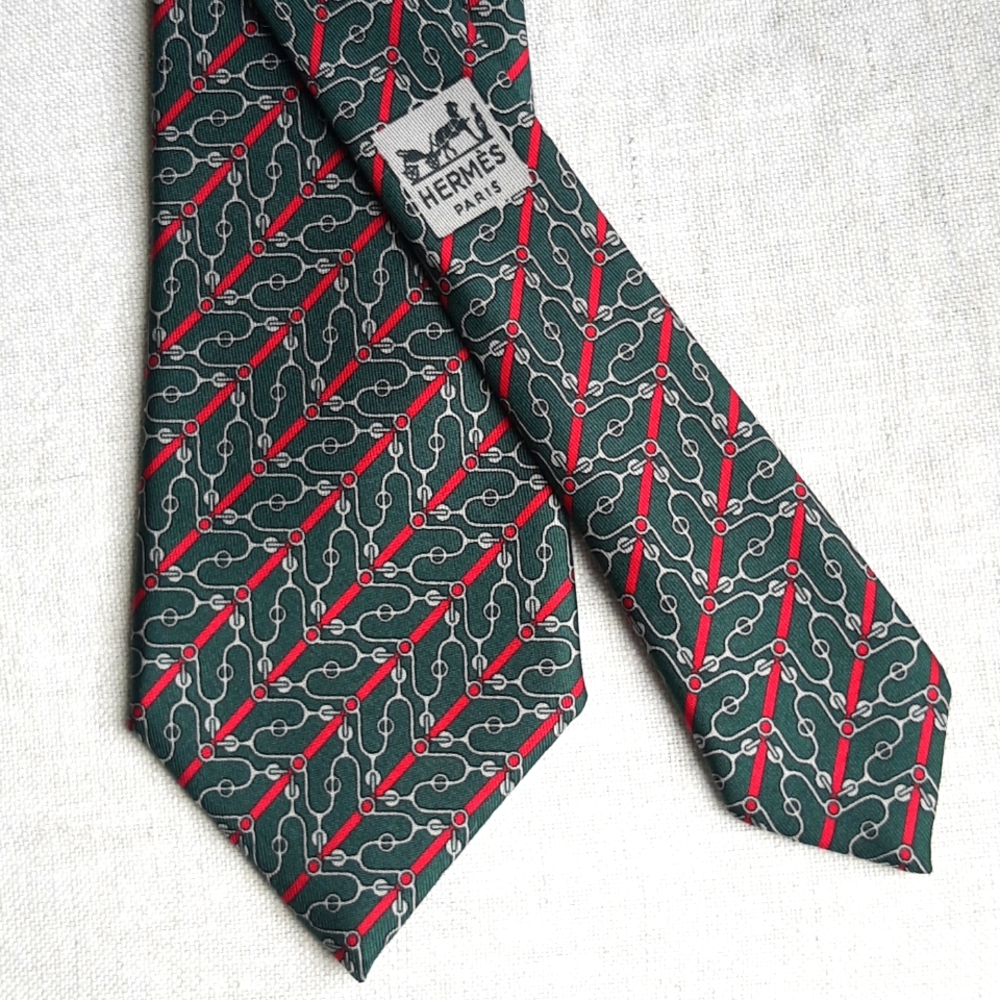 Hermès tie green with read stripes